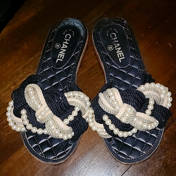 Size 37 Chanel sandals - Picture 1 of 4